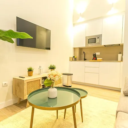 Canovas - Posidonia Apartman